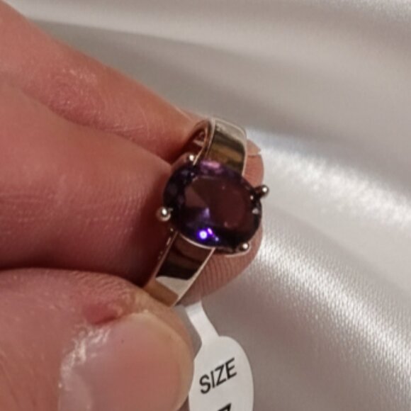 Source Unknown Jewelry - Purple Amethyst 2 Carat Solitaire Silver Tone Fashion Ring Size 7 NWOT